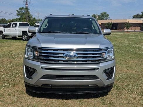 Used 2018 Ford Expedition Max XLT w/ Equipment Group 201A image 8
