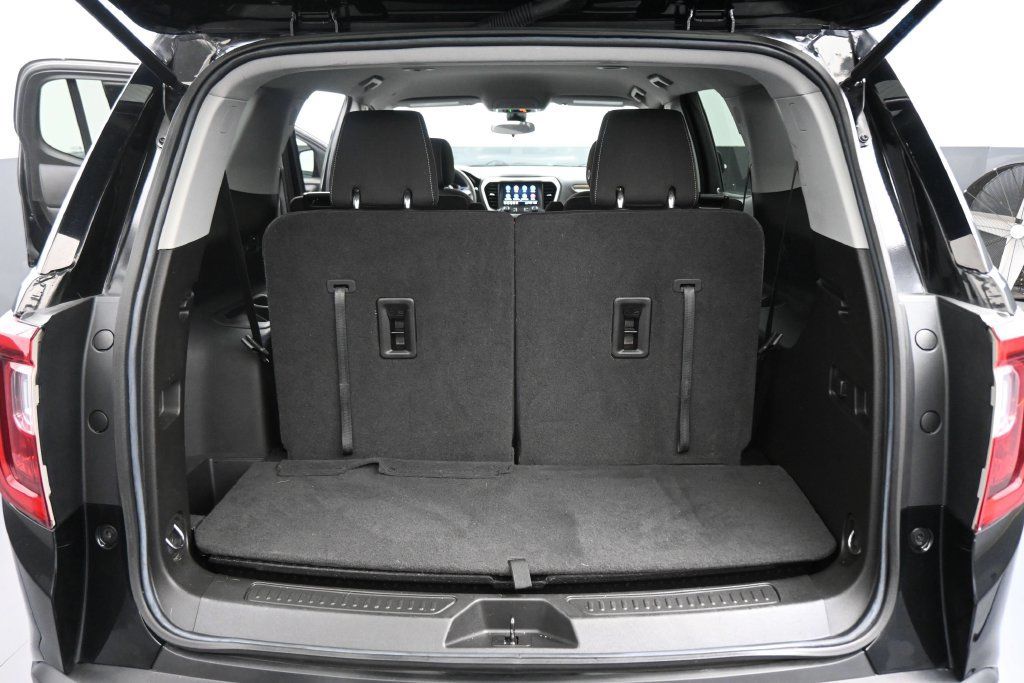 Used 2023 GMC Acadia SLE FWD image 19