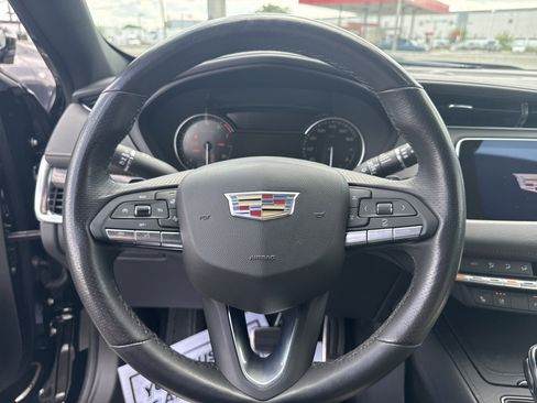 Used 2023 Cadillac XT4 Sport image 17