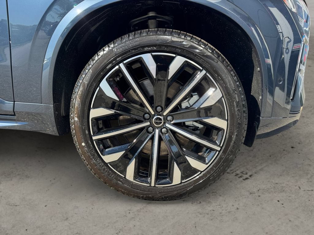 New 2026 Volvo XC90 T8 Plus w/ Protection Package Premier AWD/4WD image 8