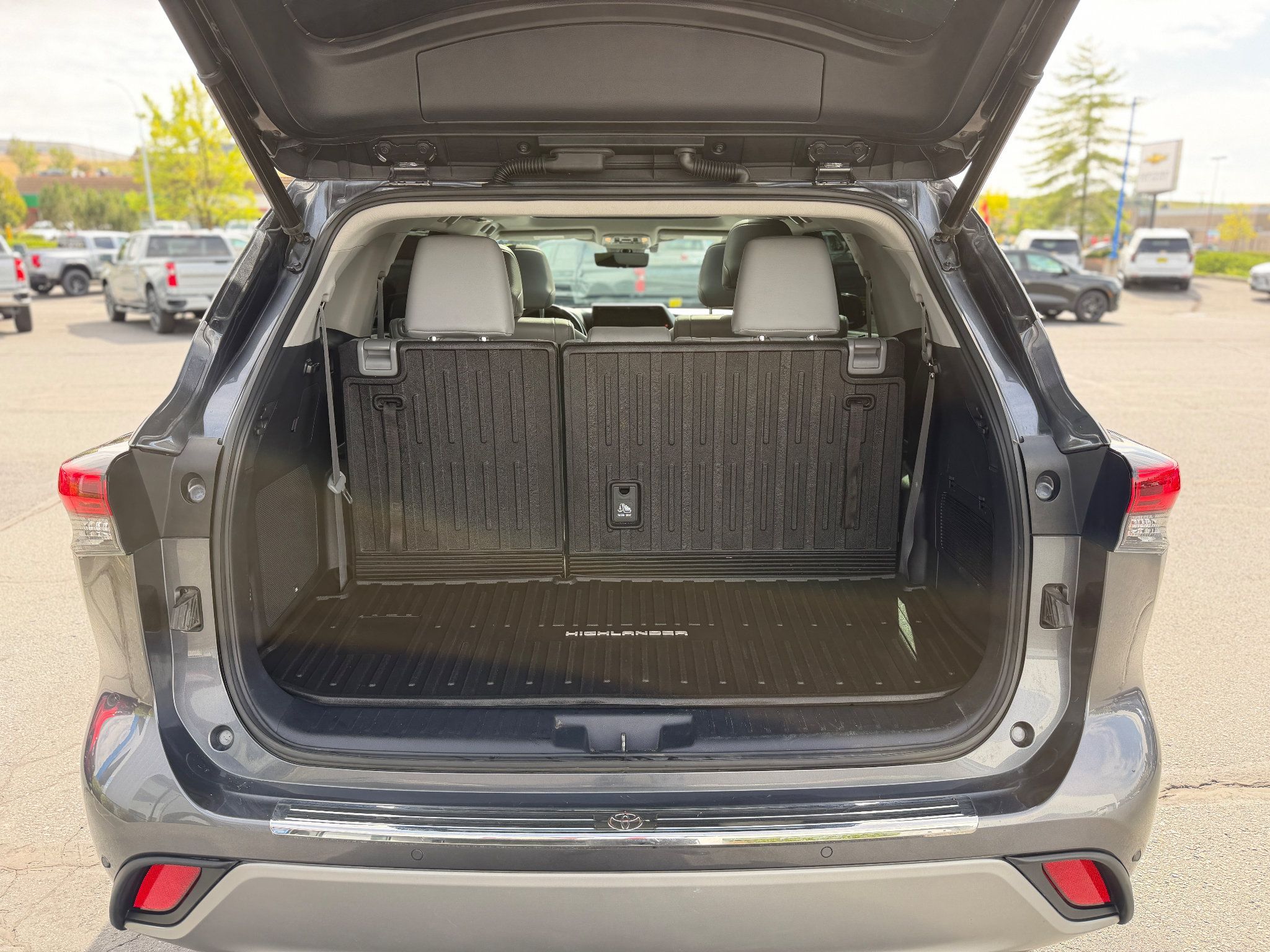 Used 2020 Toyota Highlander Platinum AWD/4WD image 22