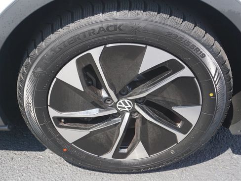 Used 2021 Volkswagen ID.4 Pro RWD image 14