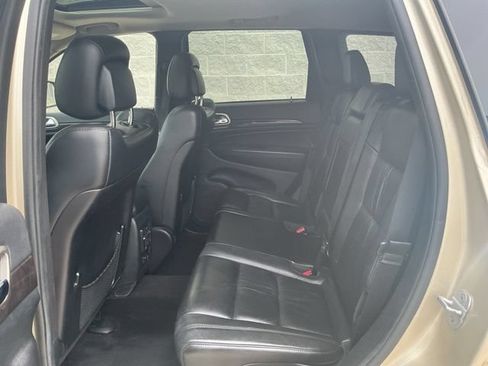Used 2011 Jeep Grand Cherokee Laredo AWD/4WD image 23