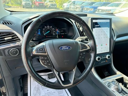 Used 2023 Ford Edge SEL image 18