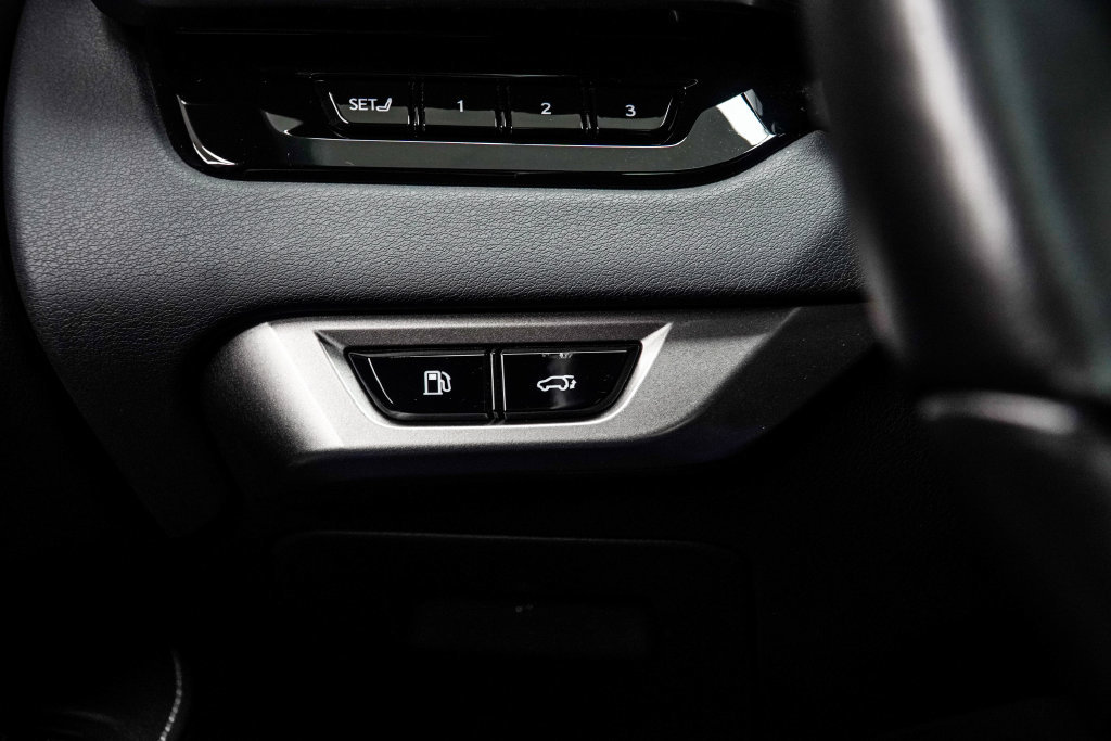 Used 2024 Lexus RX 350 Premium w/ Accessory Package (K3) FWD image 31