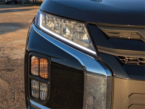 Used 2023 Mitsubishi Outlander Sport 2.0 image 9