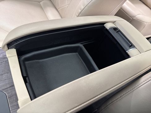 Used 2023 Toyota Highlander Platinum image 32