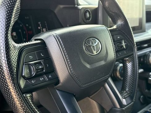 Used 2025 Toyota Tacoma SR5 AWD/4WD image 29