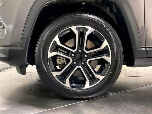 Used 2023 Jeep Compass Limited image 9