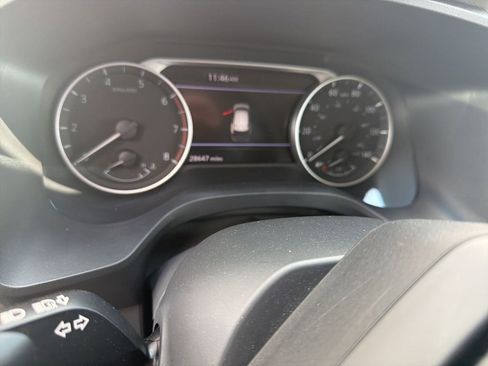 Used 2025 Nissan Rogue SV image 12