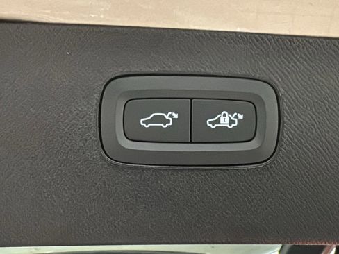 New 2026 Volvo XC90 T8 Plus w/ Protection Package Premier image 31