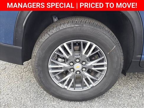 New 2026 Chevrolet Traverse LT w/ Driver Confidence Package FWD image 31
