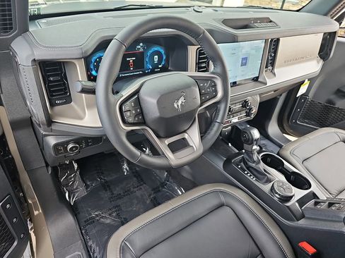 New 2025 Ford Bronco Outer Banks image 15
