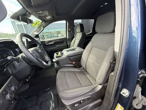 Used 2023 Chevrolet Silverado 1500 LT AWD/4WD image 11