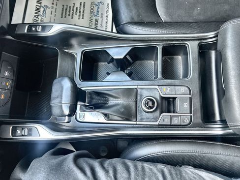 Used 2025 Kia Sorento S FWD image 28