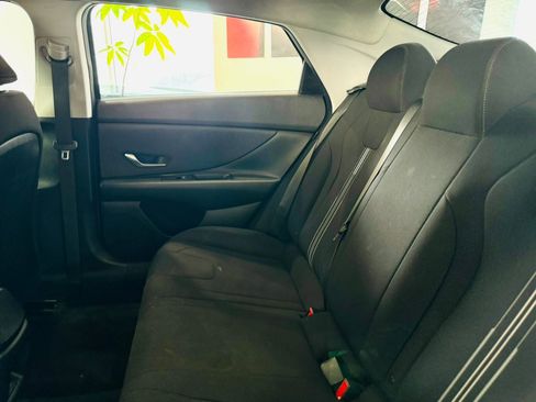 Used 2024 Hyundai Elantra SEL FWD image 17