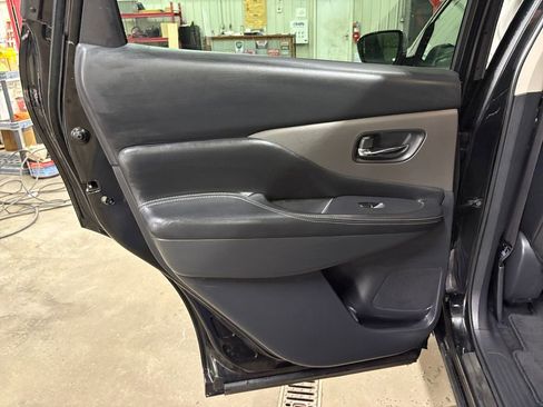 Used 2019 Nissan Murano SL image 11