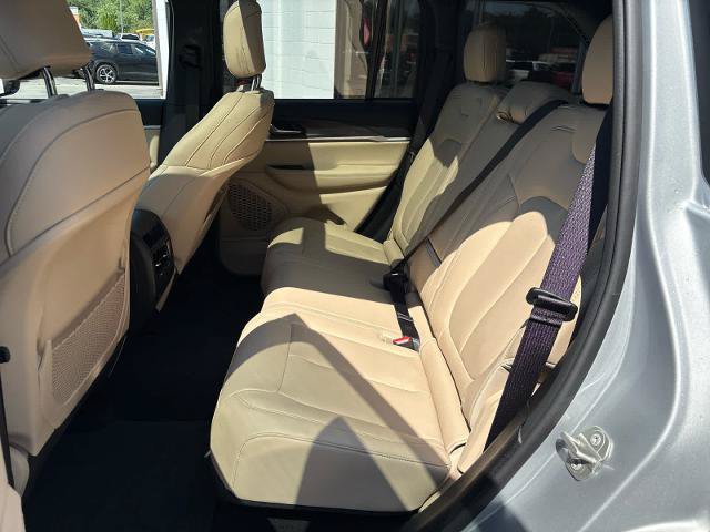 Used 2023 Jeep Grand Cherokee Limited AWD/4WD image 15
