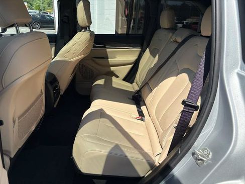 Used 2023 Jeep Grand Cherokee Limited AWD/4WD image 15
