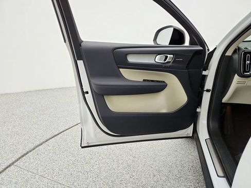 New 2026 Volvo XC60 B5 Ultra w/ Climate Package AWD/4WD image 27