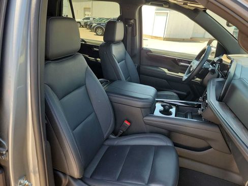 Used 2025 Chevrolet Tahoe Z71 AWD/4WD image 18