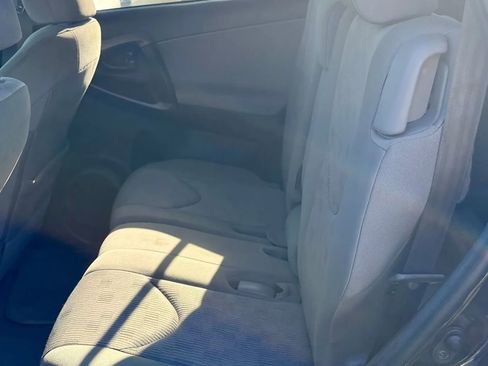 Used 2012 Toyota RAV4 FWD image 8