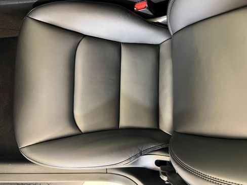 Used 2025 Tesla Model Y Performance image 24