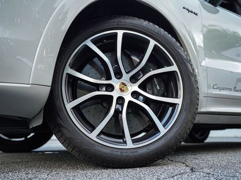 Used 2021 Porsche Cayenne Turbo S AWD/4WD image 18