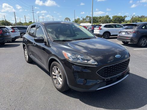 Used 2020 Ford Escape SE image 1