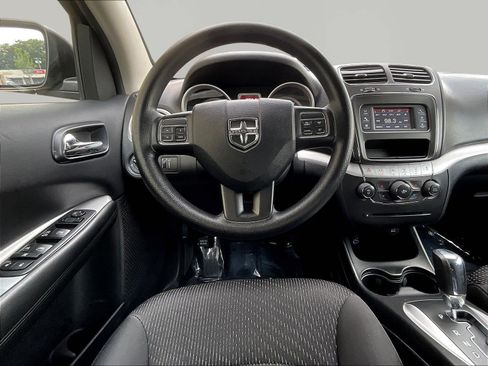 Used 2017 Dodge Journey SXT w/ Comfort/Convenience Group FWD image 8