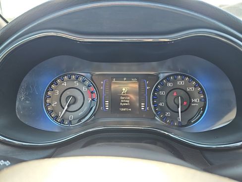 Used 2015 Chrysler 200 S FWD image 24