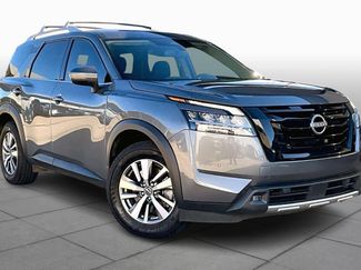 Used 2022 Nissan Pathfinder SL w/ Lighting Package (N92) video 2