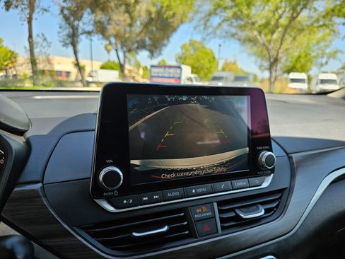 Used 2024 Nissan Altima 2.5 SV image 30