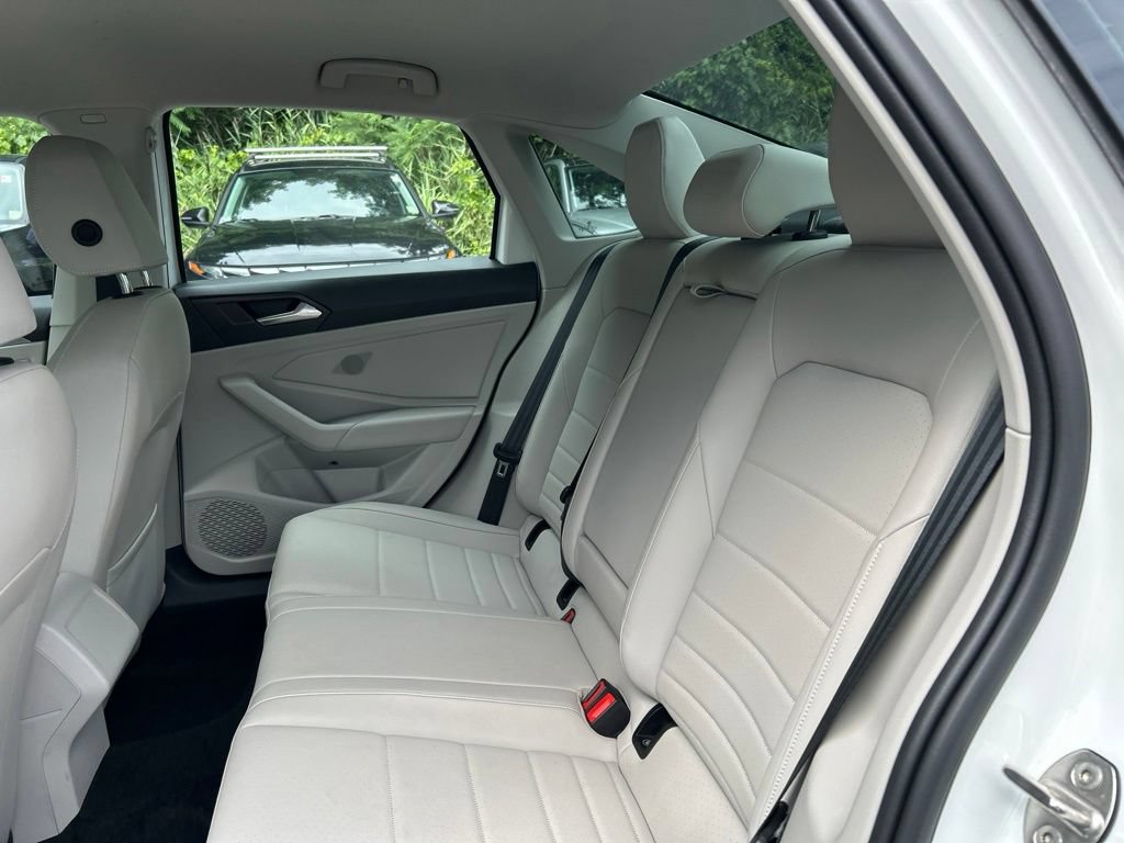 Used 2023 Volkswagen Jetta SE FWD image 31