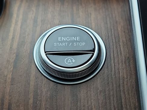 Certified 2023 Mercedes-Benz C 300 4MATIC Sedan image 35