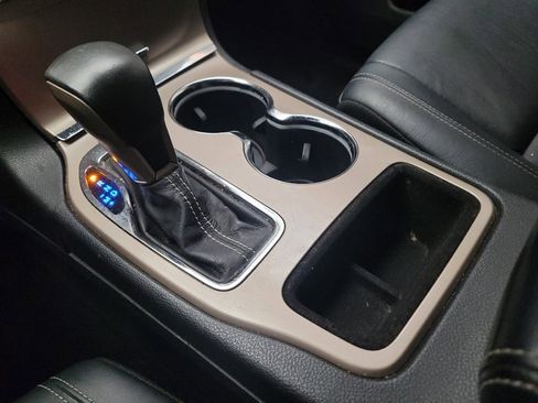 Used 2017 Jeep Grand Cherokee Limited image 26