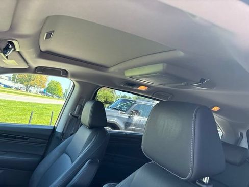 Used 2023 Honda Odyssey Touring image 5