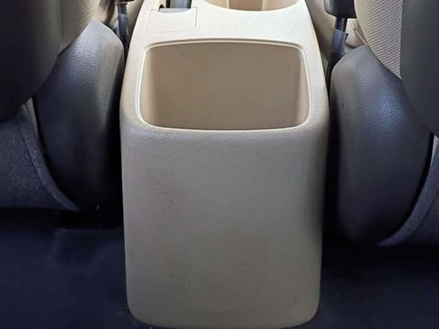 Used 2012 Hyundai Accent GLS image 31