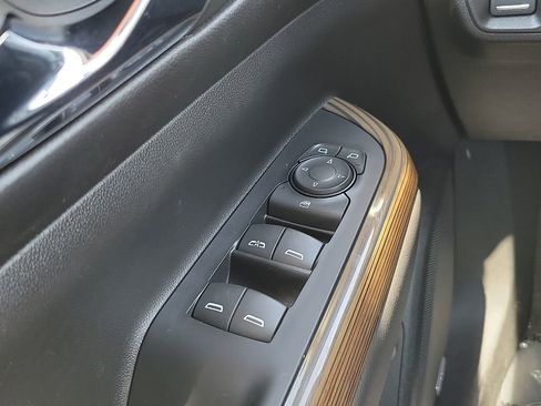 Used 2023 GMC Acadia SLE w/ Driver Convenience Package image 14