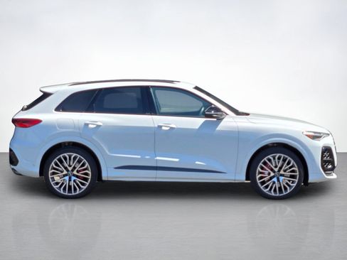Used 2025 Audi SQ5 Premium Plus w/ Premium Plus Package AWD/4WD image 8