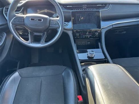 Certified 2023 Jeep Grand Cherokee Altitude image 18