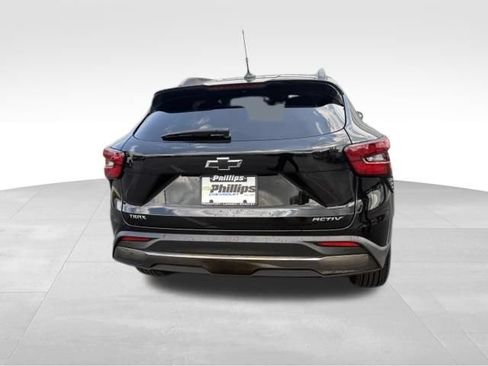 Used 2024 Chevrolet Trax ACTIV w/ Sunroof Package FWD image 11