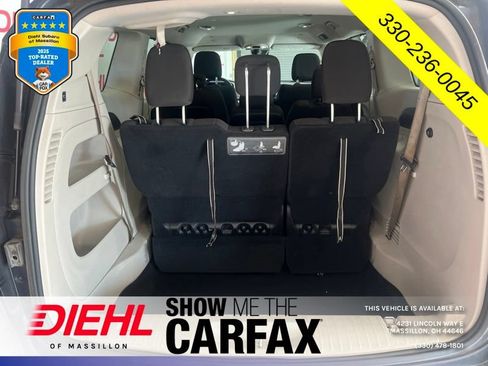 Used 2021 Chrysler Pacifica Touring w/ Cold Weather Group FWD image 8