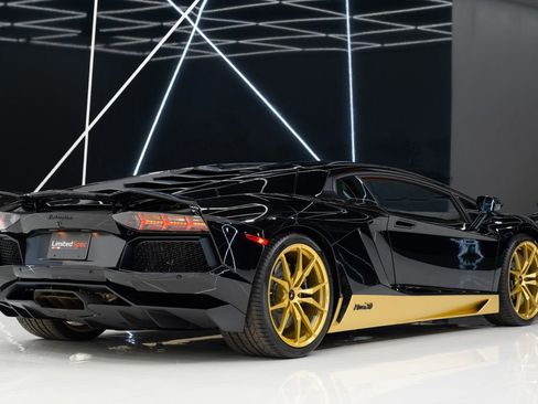 Used 2017 Lamborghini Aventador LP 700-4 image 16