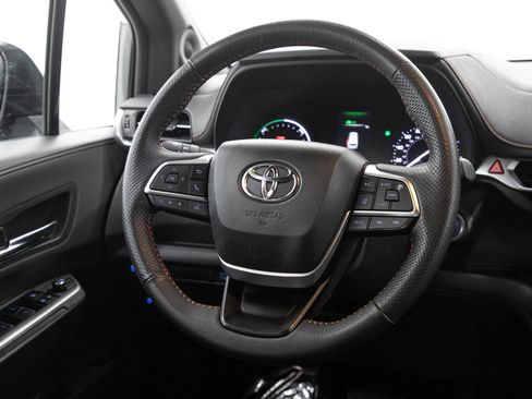 Used 2024 Toyota Sienna XSE w/ XSE Plus Package AWD/4WD image 18