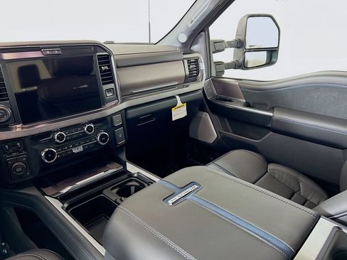New 2026 Ford F450 Platinum w/ FX4 Off-Road Package AWD/4WD image 28