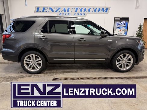 Used 2017 Ford Explorer XLT w/ Equipment Group 202A image 1