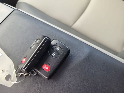 Used 2016 Toyota Prius V Four FWD image 35