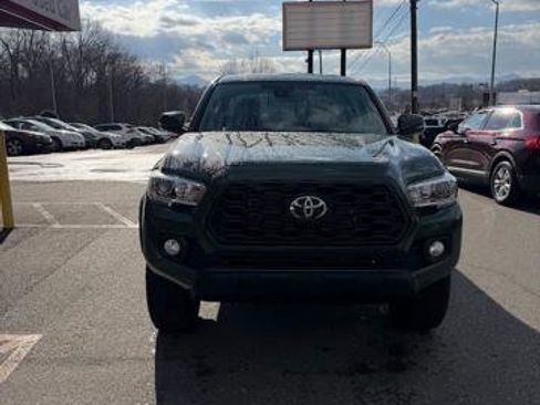 Used 2021 Toyota Tacoma SR5 image 2