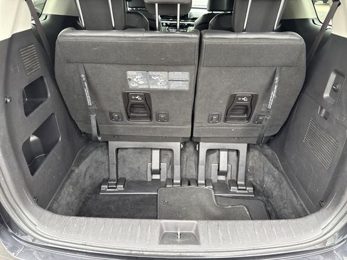 Used 2022 Kia Carnival EX FWD image 5